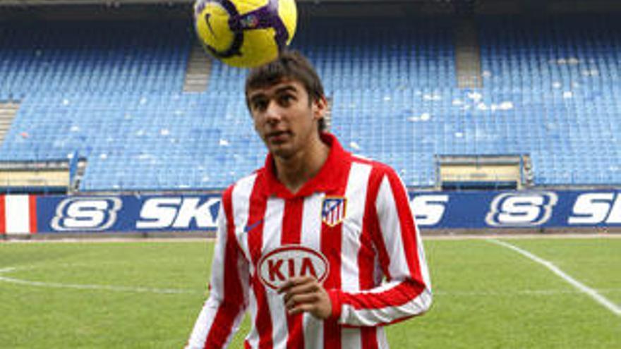 Salvio ha sido presentado como nuevo jugador del Atlético.