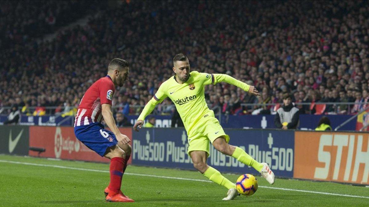 Jordi Alba, en una acción del choque ante el Atlético