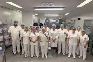 El servicio del hospital de Ourense que esteriliza el instrumental con máxima desinfección: «Todo el material que sale está preparado para ser utilizado en los quirófanos con total seguridad»