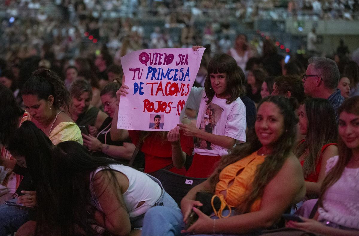 Sebastián Yatra, el príncipe de los tacones rojos en su concierto en el Palau Sant Jordi de Barcelona