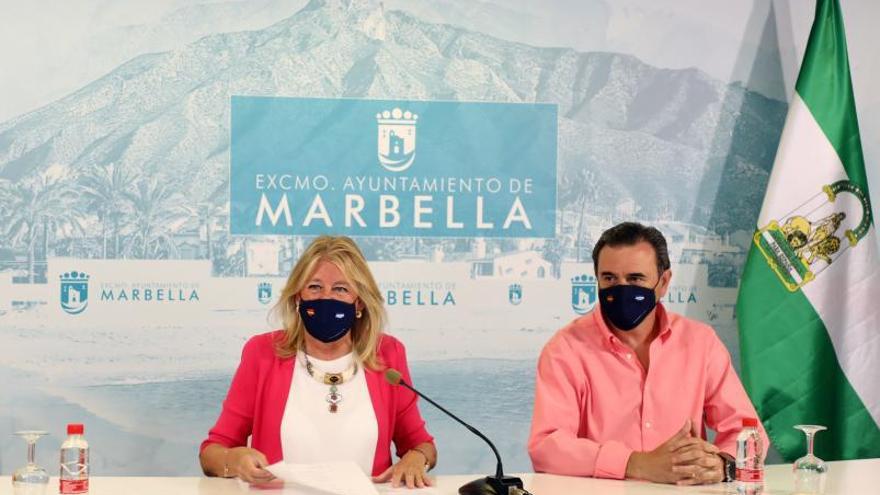 La alcaldesa, Ángeles Muñoz, y el portavoz local, Félix Romero. | L. O.