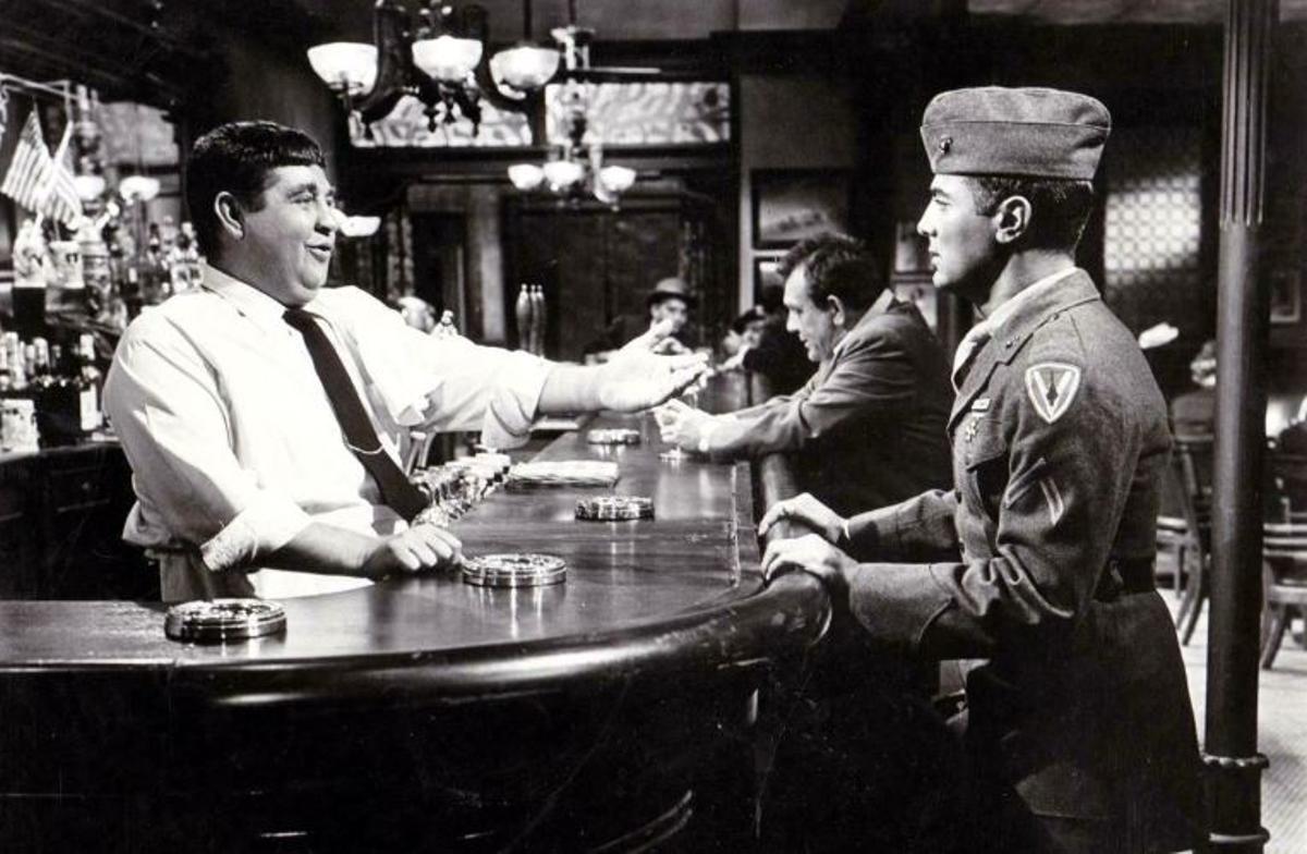 El film aborda les conseqüències de la guerra en les persones que van al front