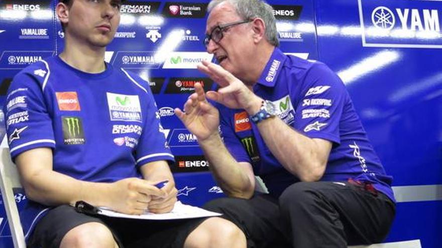 Yamaha confirma que Lorenzo seguirá con ellos en el 2016