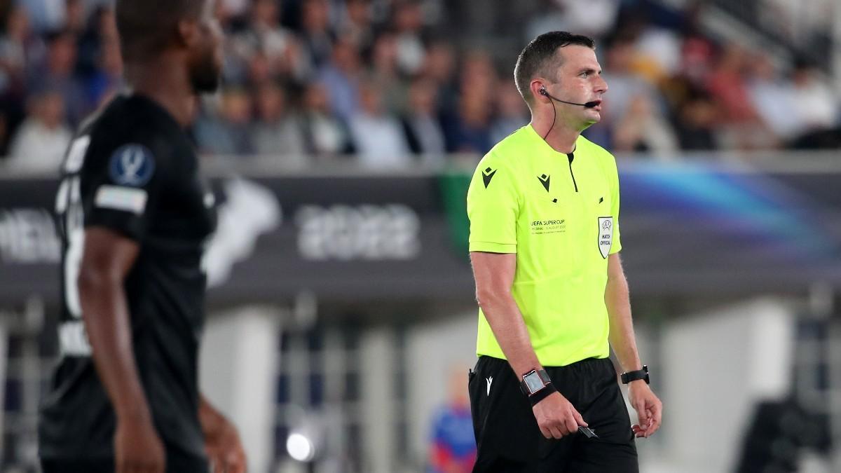 El árbitro Michael Oliver, en la final de la Supercopa de Europa