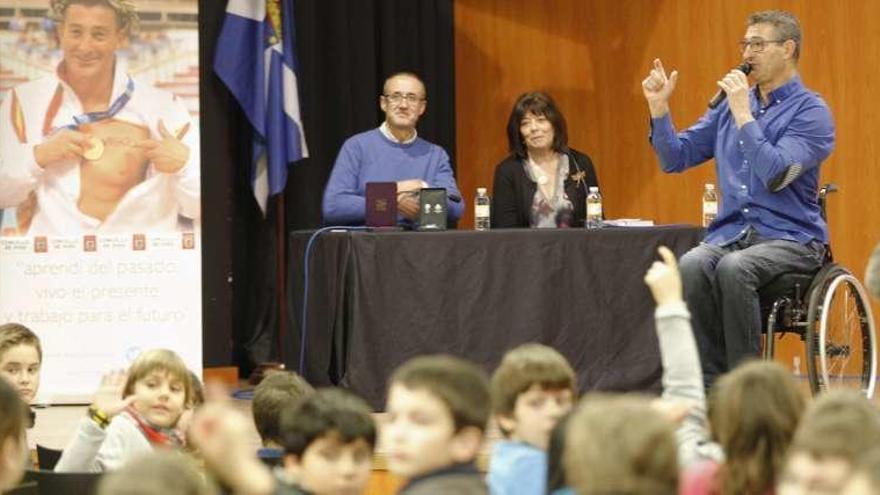 Un momento de la charla de Chano Rodríguez, ayer. // Jose Lores