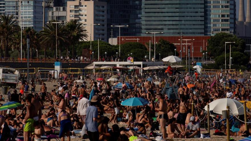 La playa del Bogatell, en Barcelona.