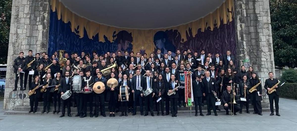 Foto &quot;de familia&quot; antes del recital.