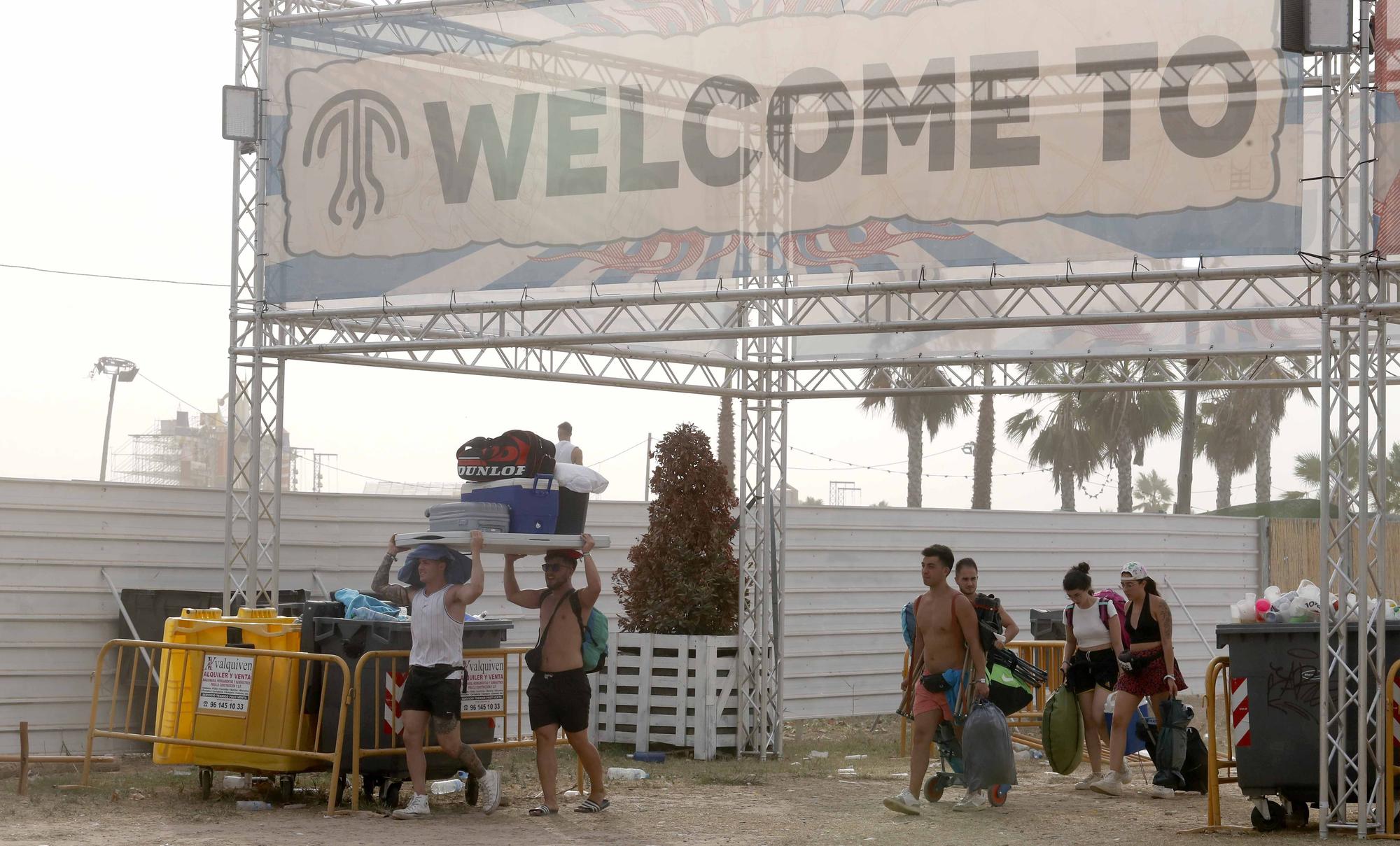 Los acampados en el Medusa comienzan a abandonar Cullera