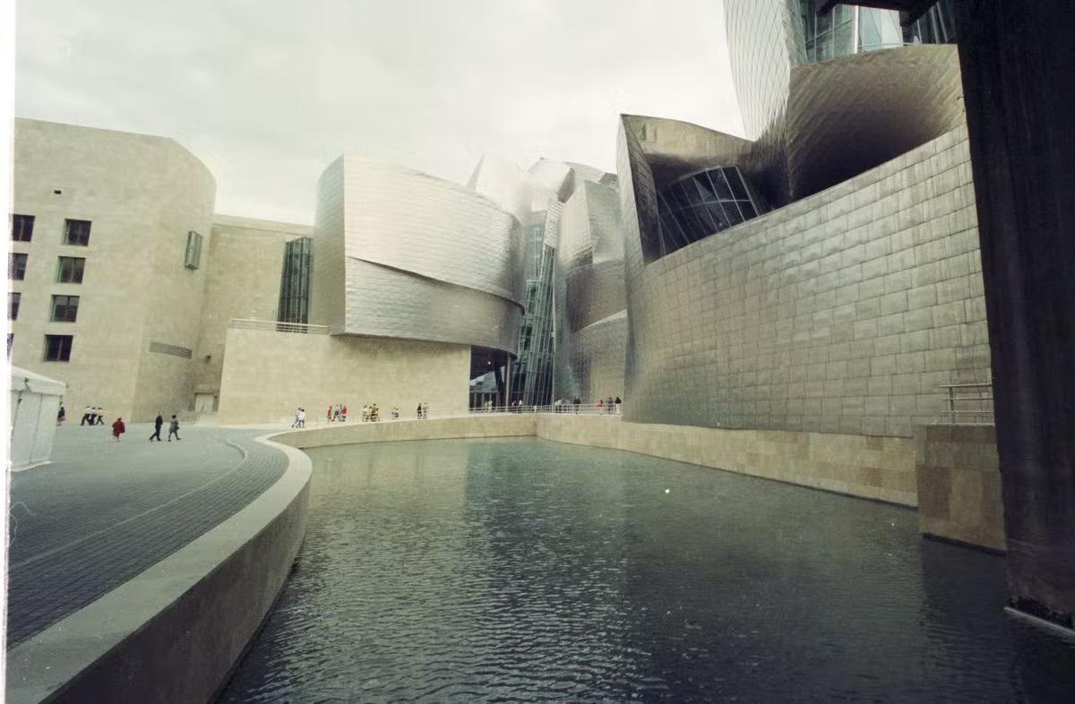Guggenheim Bilbao: desde la primera piedra hasta la inauguración