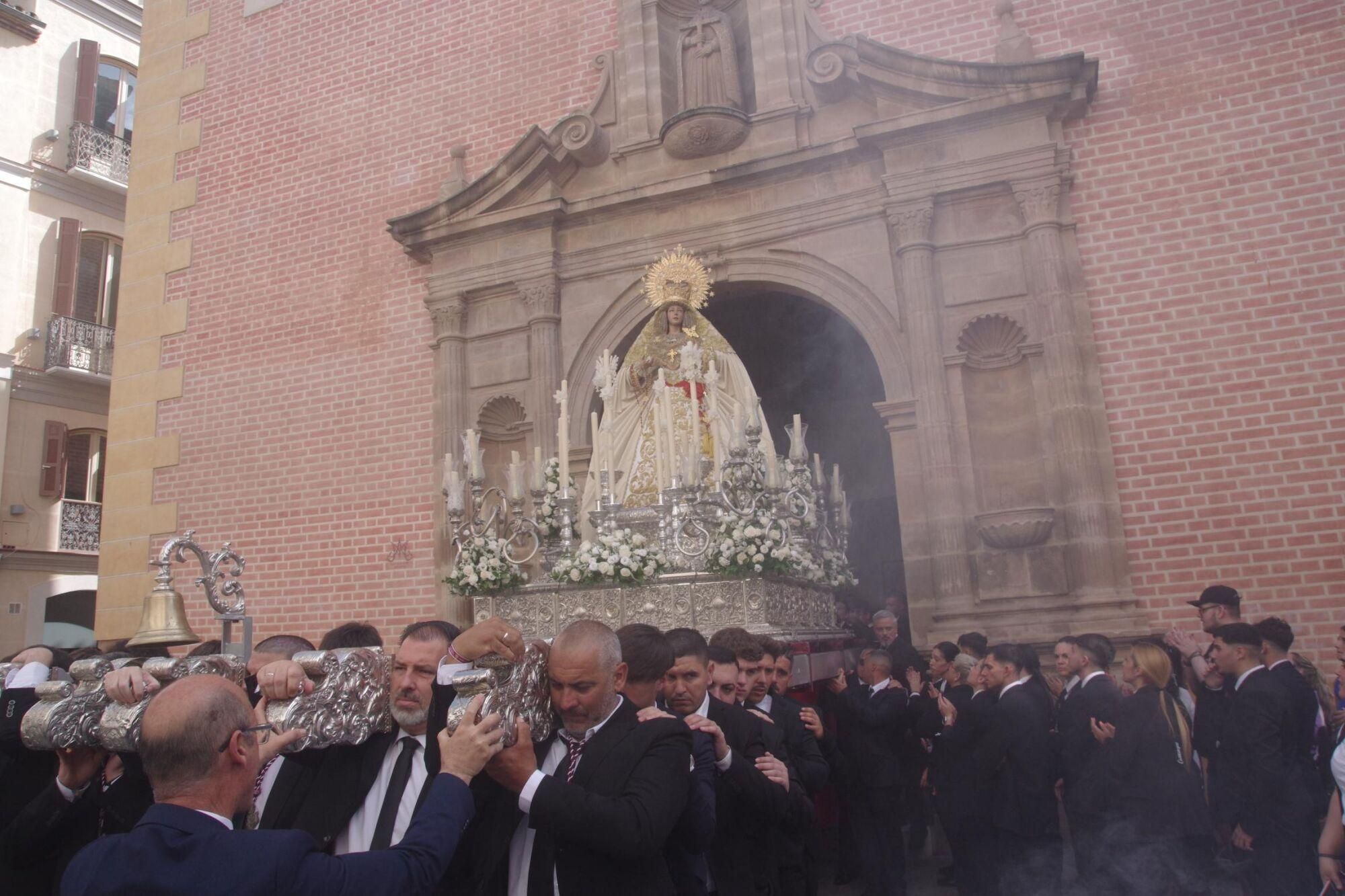 La Virgen del Sagrario, de la hermandad de Verdad y Sagrario (Carranque) sale de San Julián para el traslado al altar de la Agrupación de Cofradías, que presidirá con motivo de la festividad del Corpus en Málaga