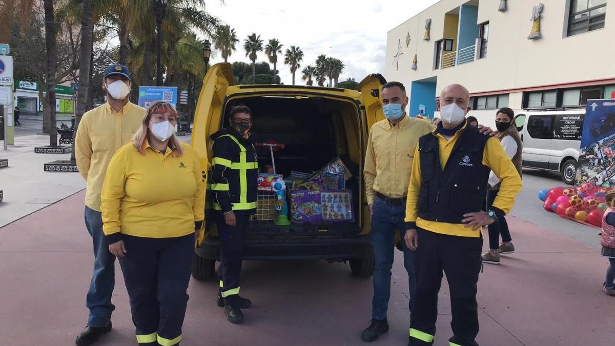 Recogida de juguetes de los trabajadores de Correos en Torremolinos