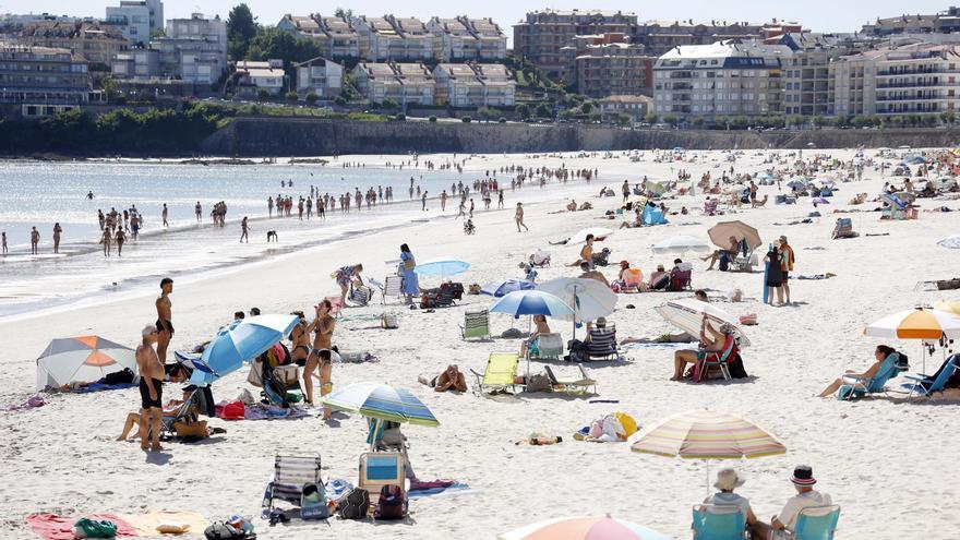 Veranear en la costa de Galicia será este año más caro que nunca: 1.000 euros a la semana