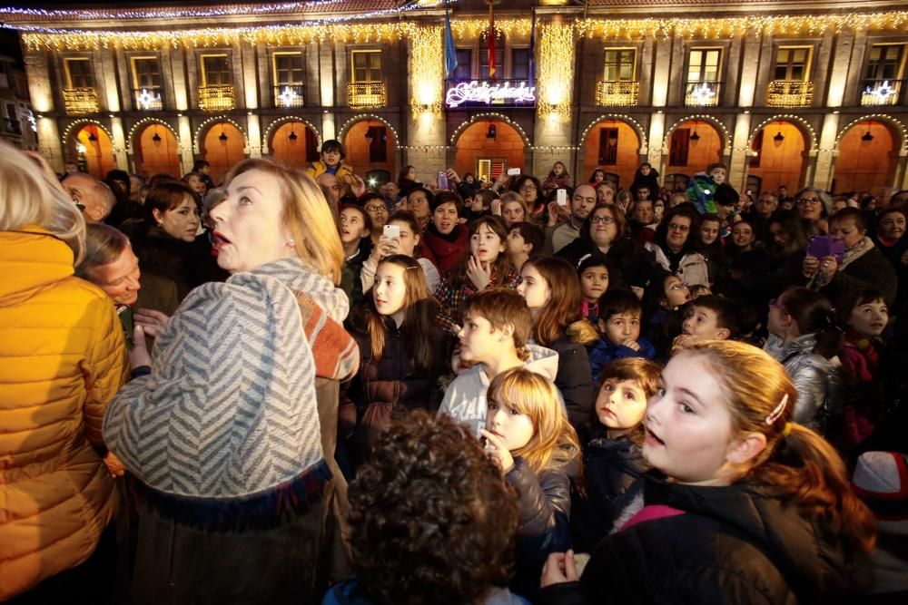 Encendido de las luces de Navidad en Avilés