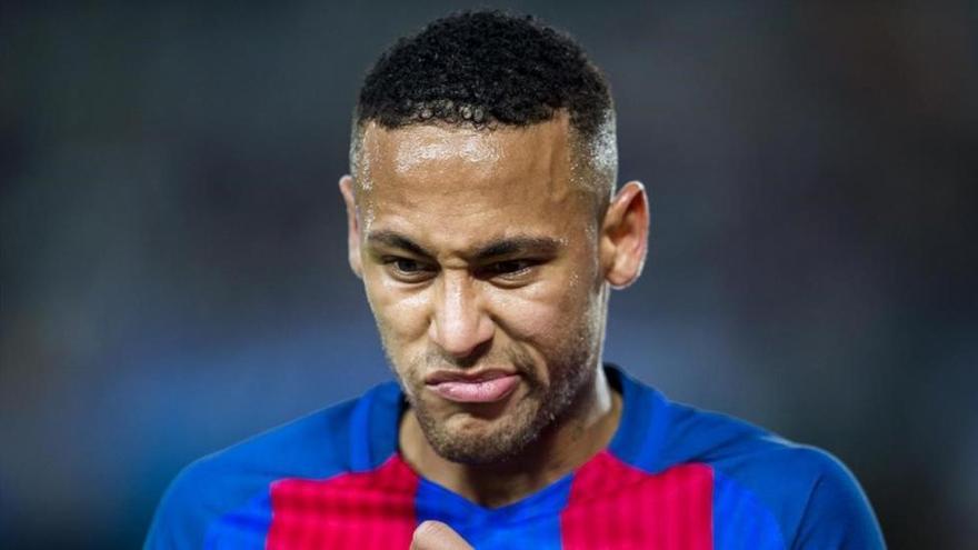 El padre de Neymar pidió al PSG que pagase la deuda de 45 millones con el fisco brasileño