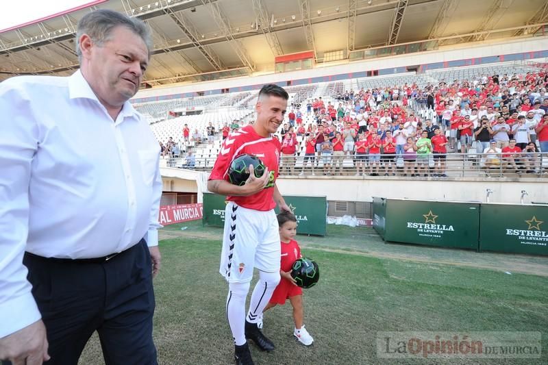 Presentación de Aquino