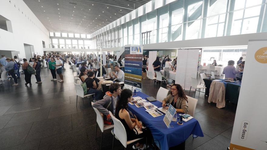 Las universidades, ‘a la caza’ de estudiantes mallorquines: así ha sido la feria que ayuda a los alumnos a escoger facultad y carrera