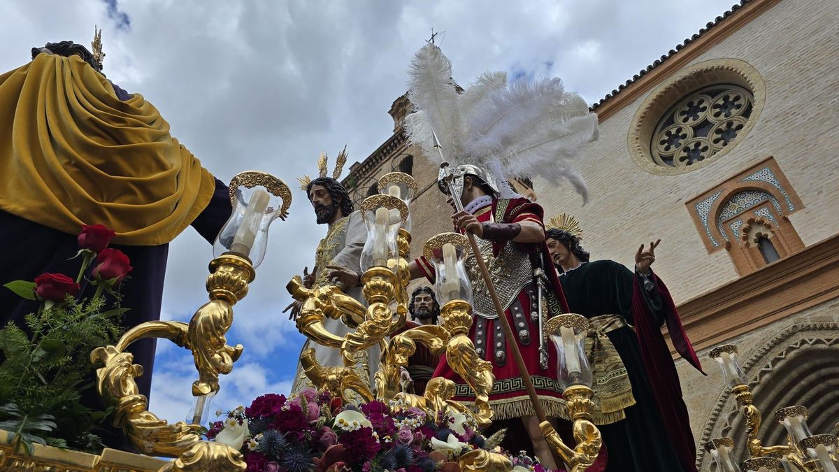 Salida de Jesús de la Paz del Carmen Doloroso.