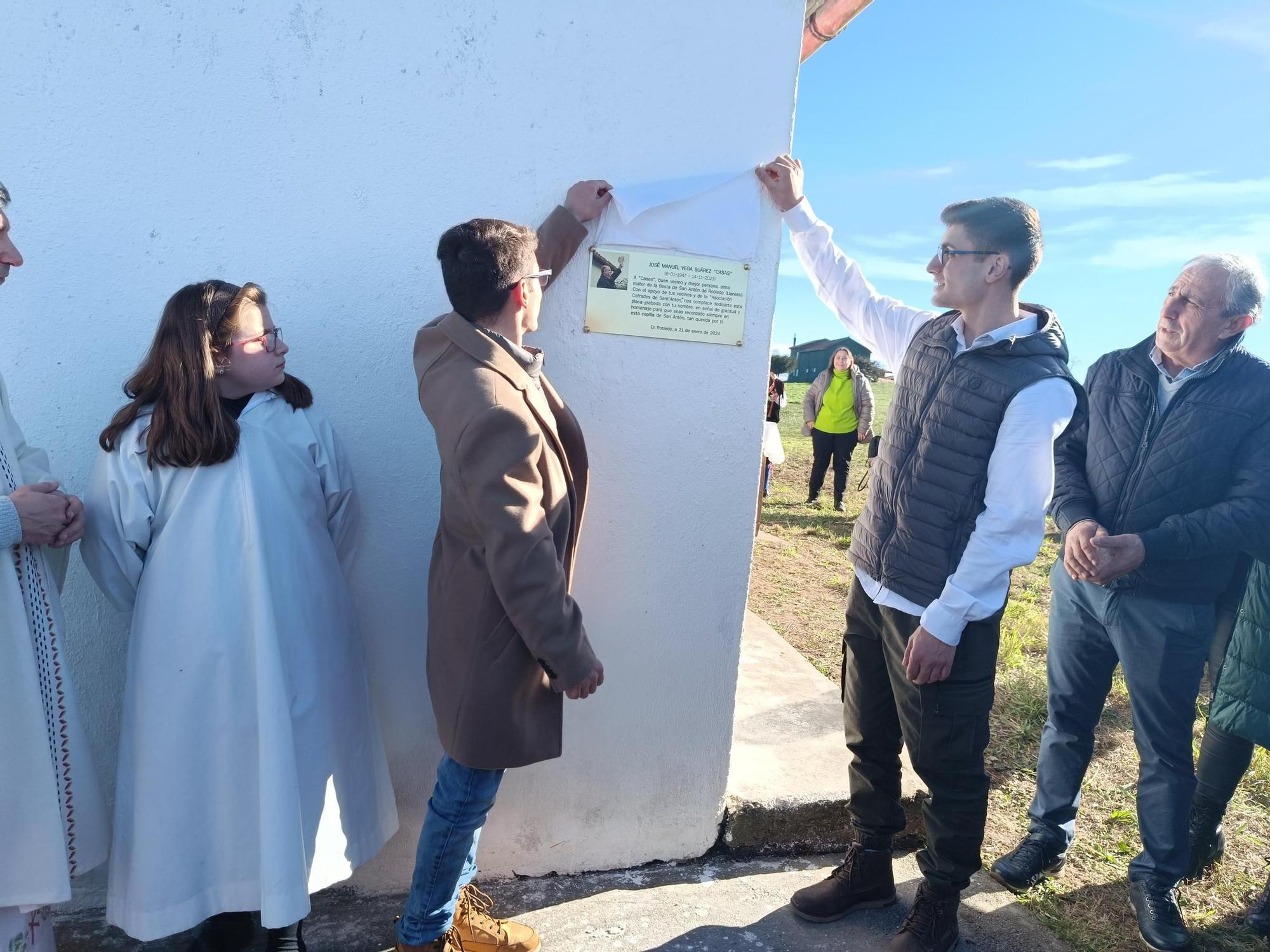 Robledo homenaje a José Manuel Vega Casas en las fiestas de Sant' Antón