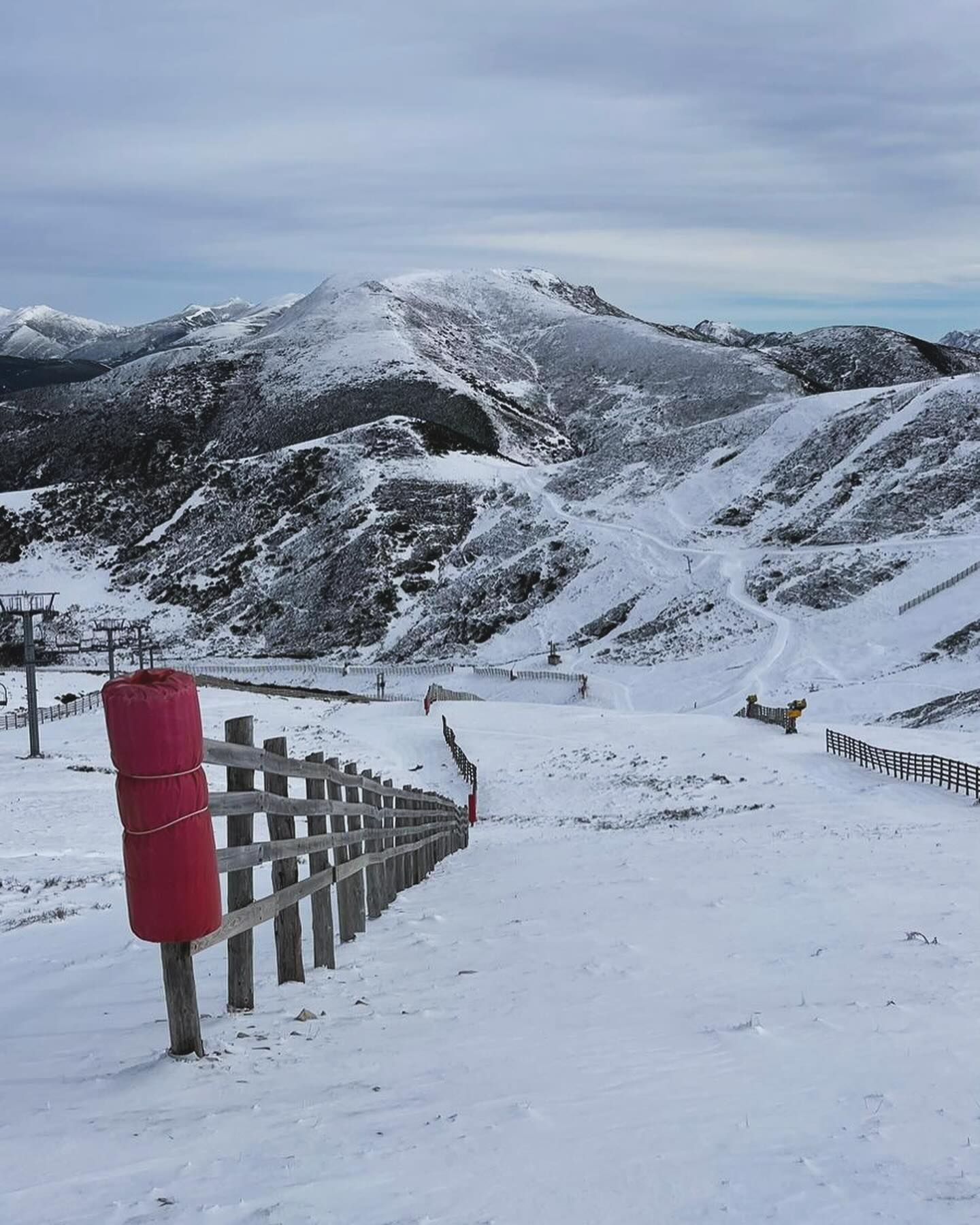 La nieve llega a la estaciones de esquí asturianas