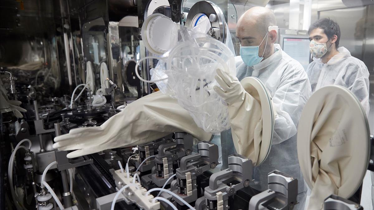 GRAFCAT6037  SANT JOAN DESPI (BARCELONA) (ESPANA)  15 12 2020 - Vista de las instalaciones de la farmaceutica catalana Reig Jofre  que ha anunciado este martes un acuerdo con Janssen Pharmaceutical para producir a gran escala en Espana su vacuna contra el coronavirus  aun en fase de investigacion EFE  Alejandro Garcia