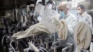 GRAFCAT6037  SANT JOAN DESPI (BARCELONA) (ESPANA)  15 12 2020 - Vista de las instalaciones de la farmaceutica catalana Reig Jofre  que ha anunciado este martes un acuerdo con Janssen Pharmaceutical para producir a gran escala en Espana su vacuna contra el coronavirus  aun en fase de investigacion EFE  Alejandro Garcia