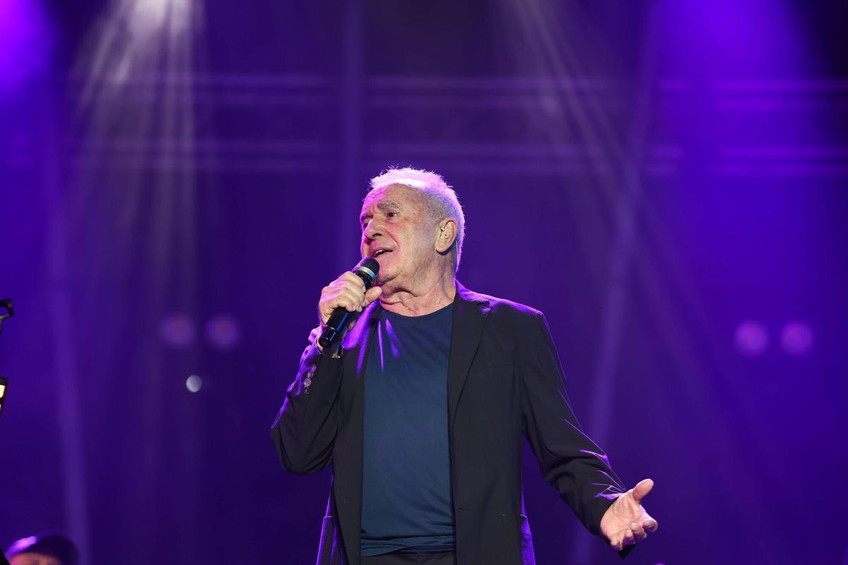 EN IMÁGENES: Concierto de Víctor Manuel por San Xuan en el Pozu Barreo