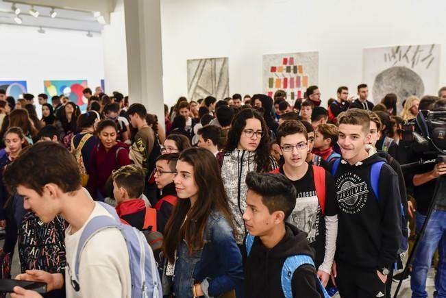 La Regenta inagura la muestra de murales ...