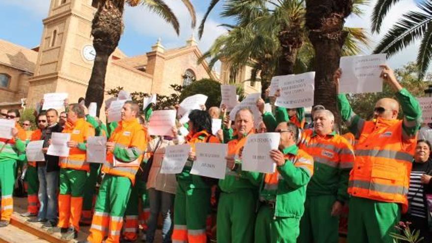 Empleados de la basura urgen al alcalde a aclarar  qué pasará con el servicio