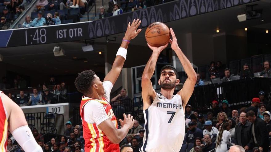 Aldama lidera a la segunda unidad de los Grizzlies en su triunfo sobre los Hawks