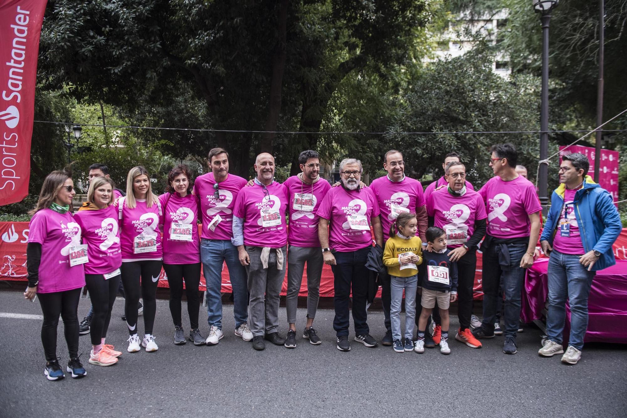 GALERÍA | Así fue la Marcha Rosa contra el cáncer en Cáceres