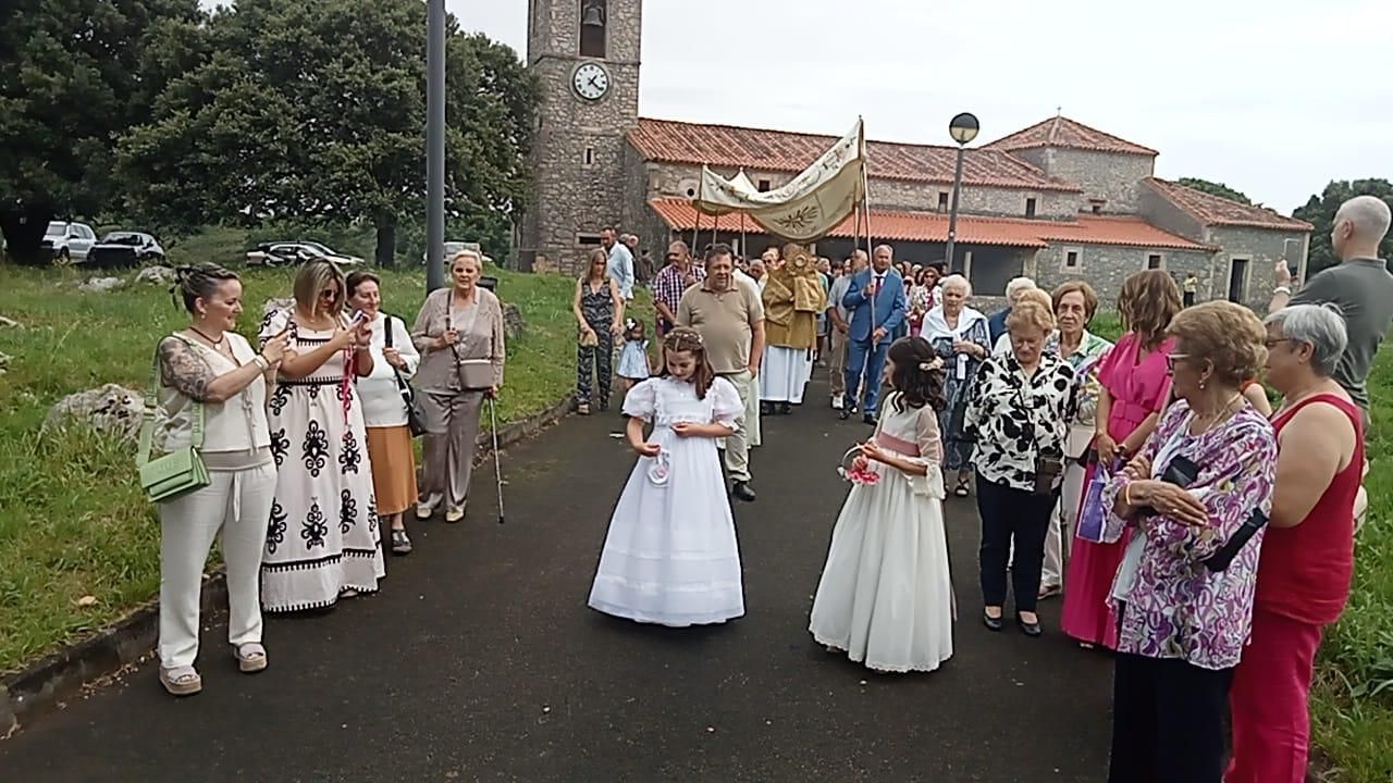 Fiesta sacramental en Cue (Llanes)