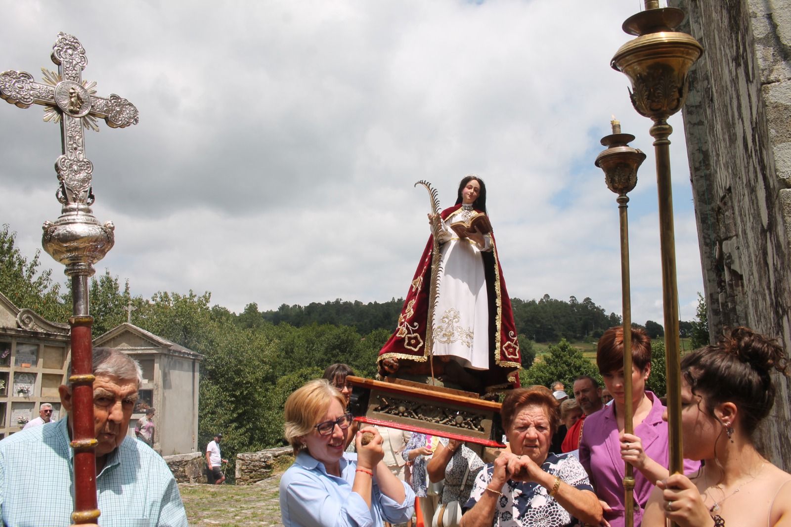 Loño honra a San Mamede e Santa Margarida e celebra a festa profana con viño e pementos