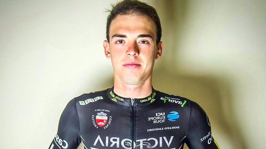 Denis Vulcan, con su nuevo maillot