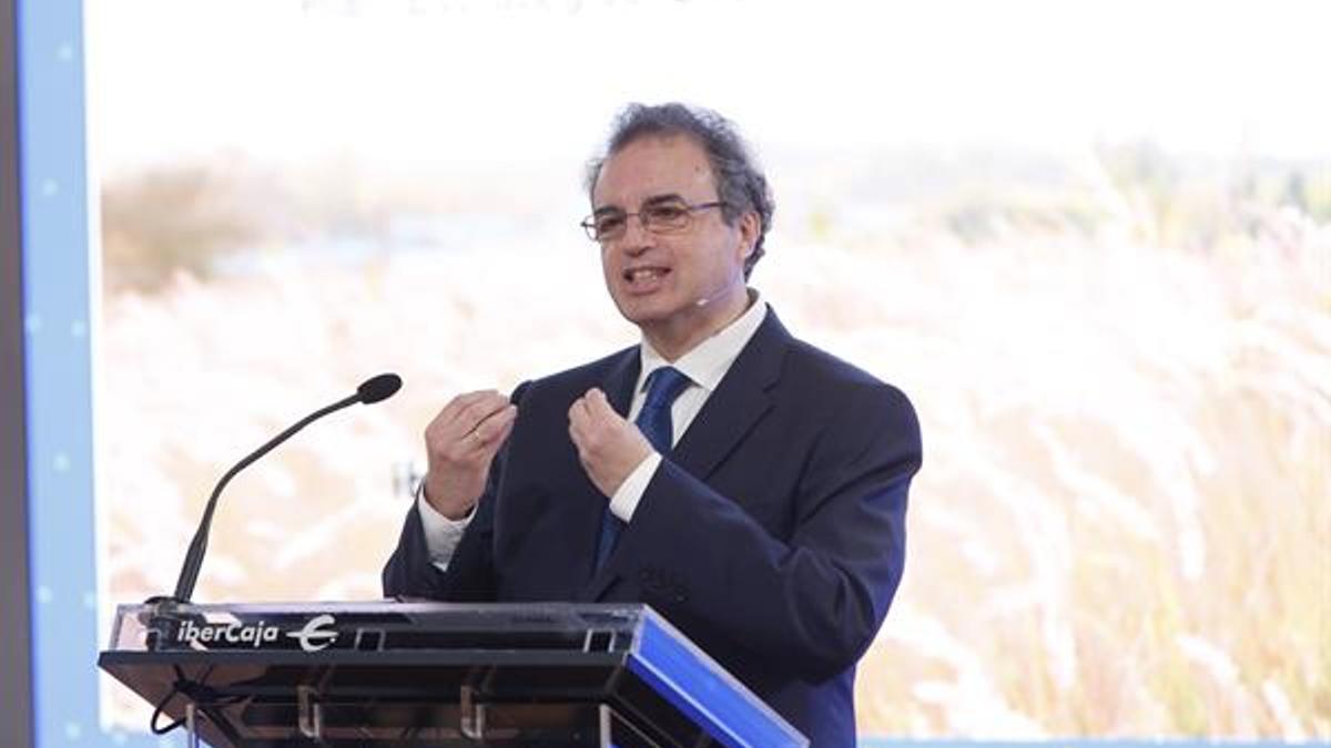 El presidente de Ibercaja, Francisco Serrano, durante su intervención en la presentación de las líneas maestras e iniciativas que vertebran el plan estratégico de la entidad para los próximos tres años.