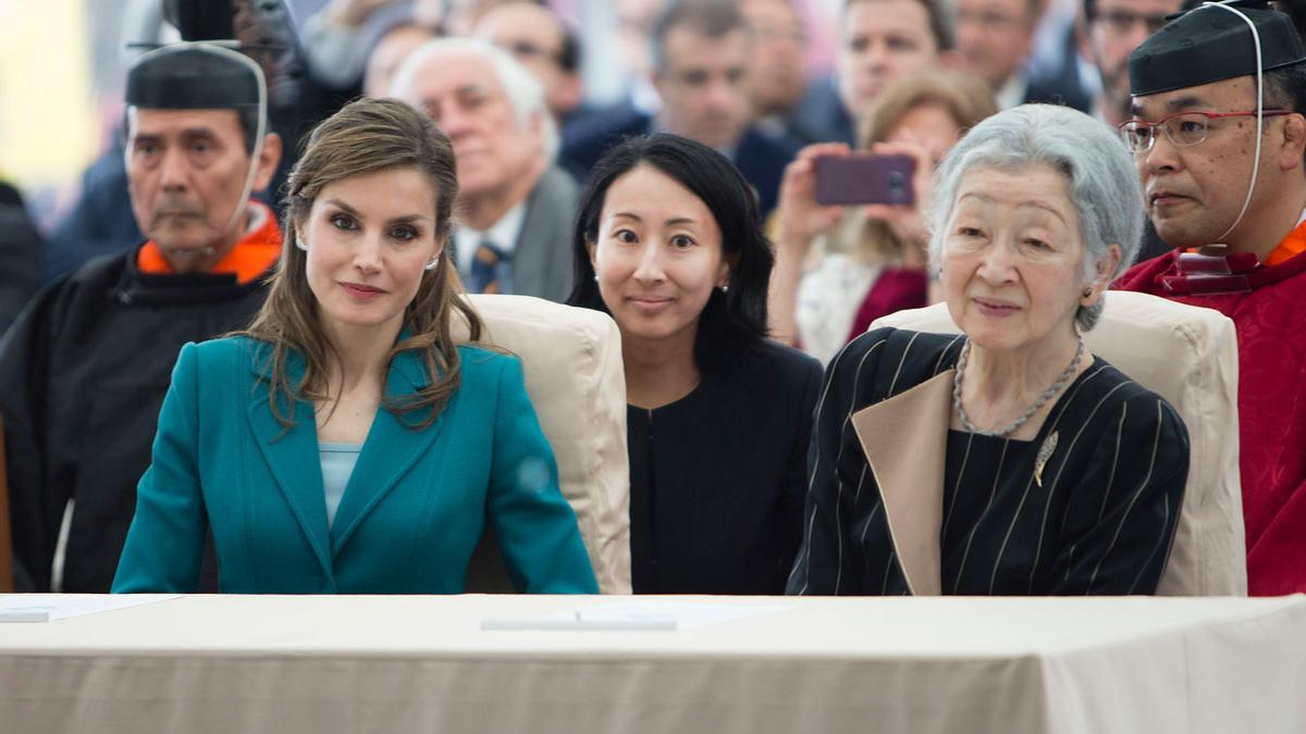 El look de color verde de Letizia Ortiz en Japón