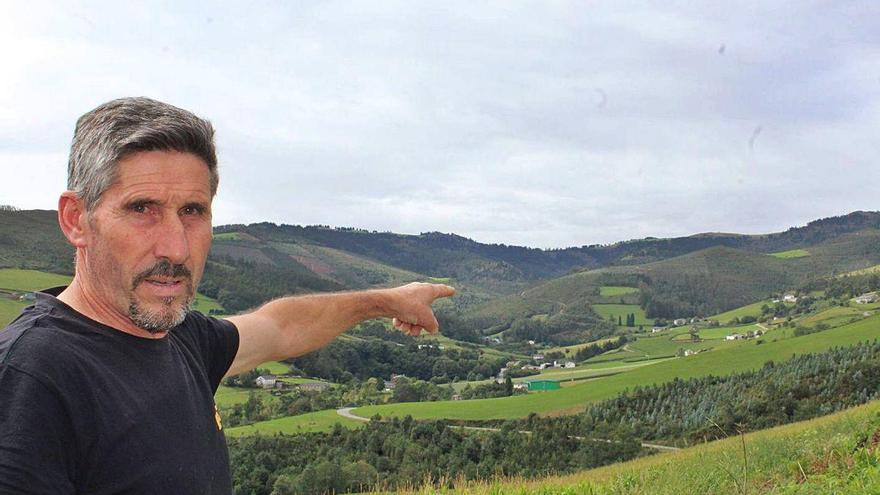 Denuncian la deficiente limpieza realizada en la vía que une los núcleos de El Valle y La Roda