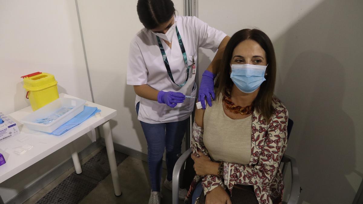 Vacunación masiva con AstraZeneca en Málaga.
