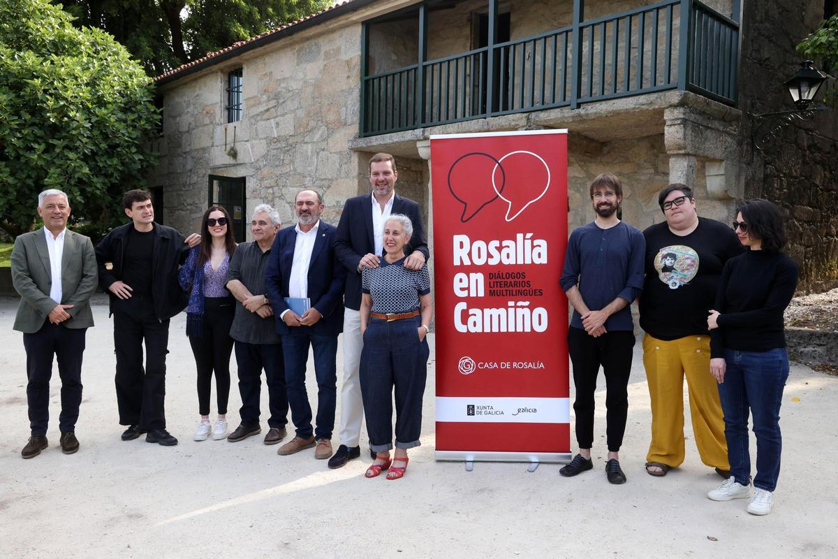 Valentín García, primero izquierda, con Anxo Angueira, quinto, y López Campos, sexto, en A Matanza