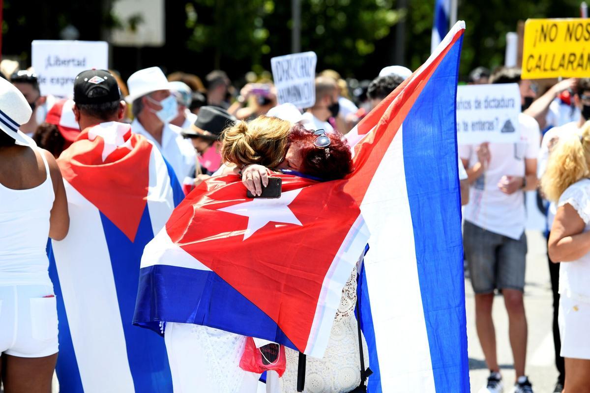 Manifestación en Madrid en defensa de los derechos humanos en Cuba