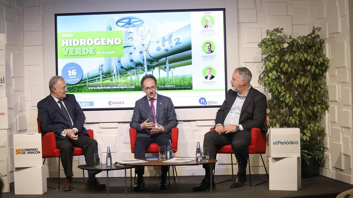 Los participantes estuvieron de acuerdo en la necesidad de una colaboración por parte de las administraciones públicas para ayudar, acompañar y aconsejar a los profesionales desde el primer momento
