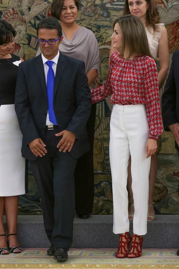 Letizia Ortiz con sandalias rojas de Mango