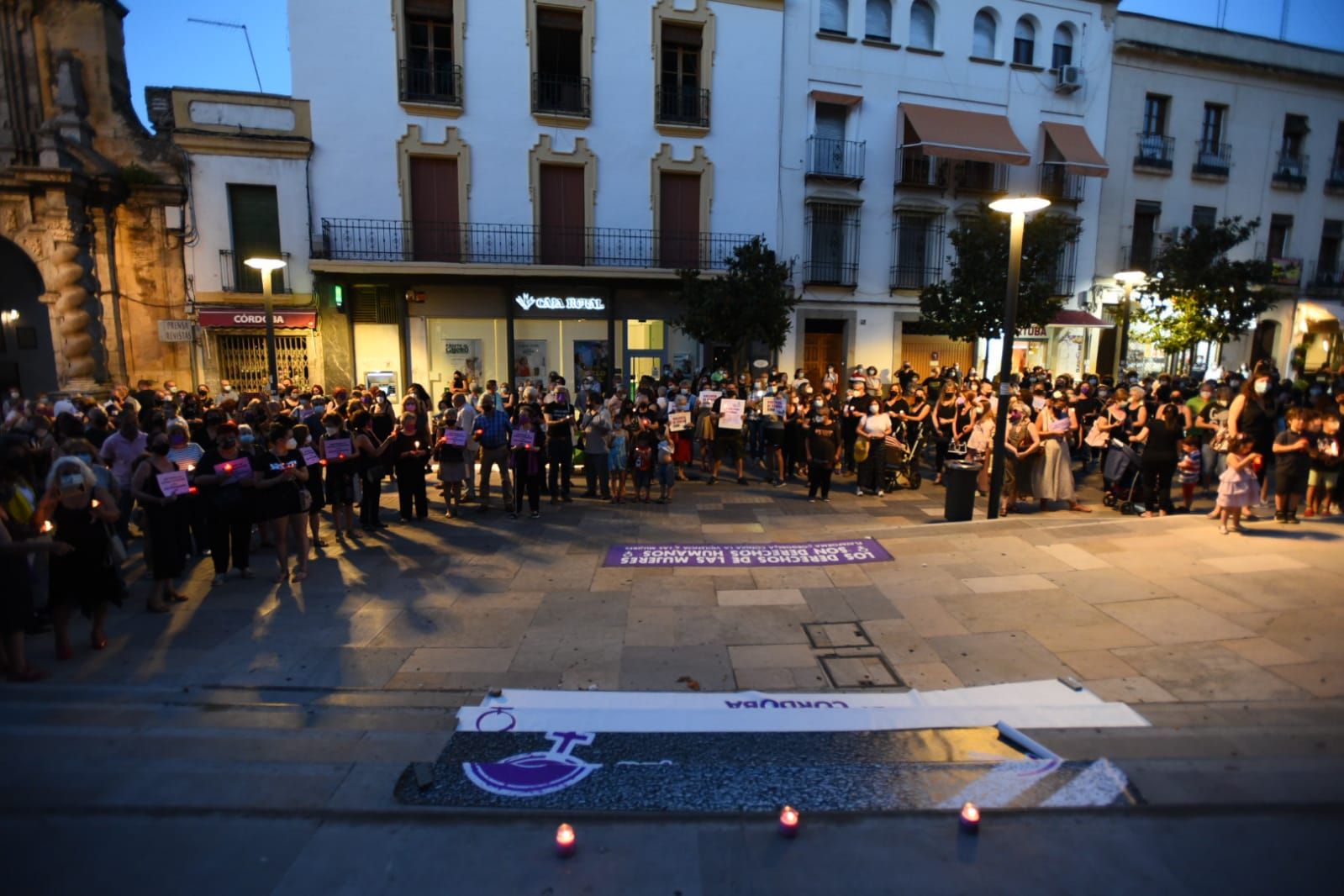 Córdoba sale a la calle para mostrar su repulsa por los últimos crímenes machistas