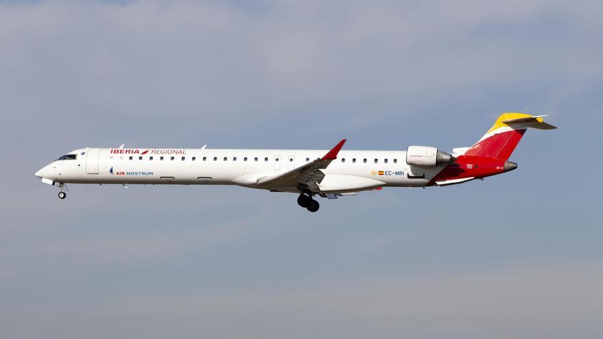 Venezuela cumple su amenaza y revoca la concesión de varias aerolíneas, entre ellas Iberia