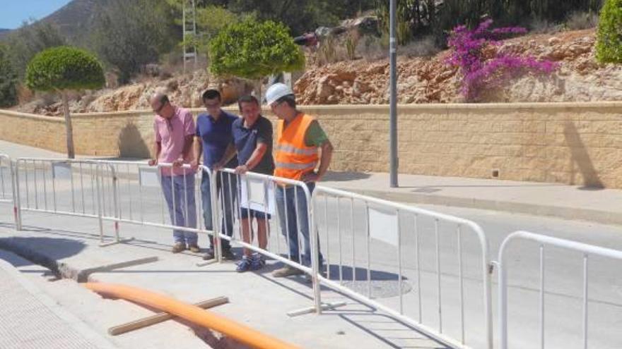 El alcalde de La Nucía visito ayer las obras.