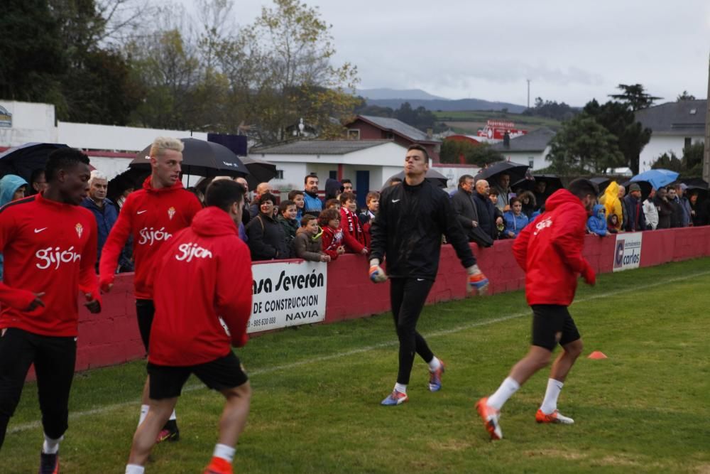 Entrenamiento del Sporting en Navia