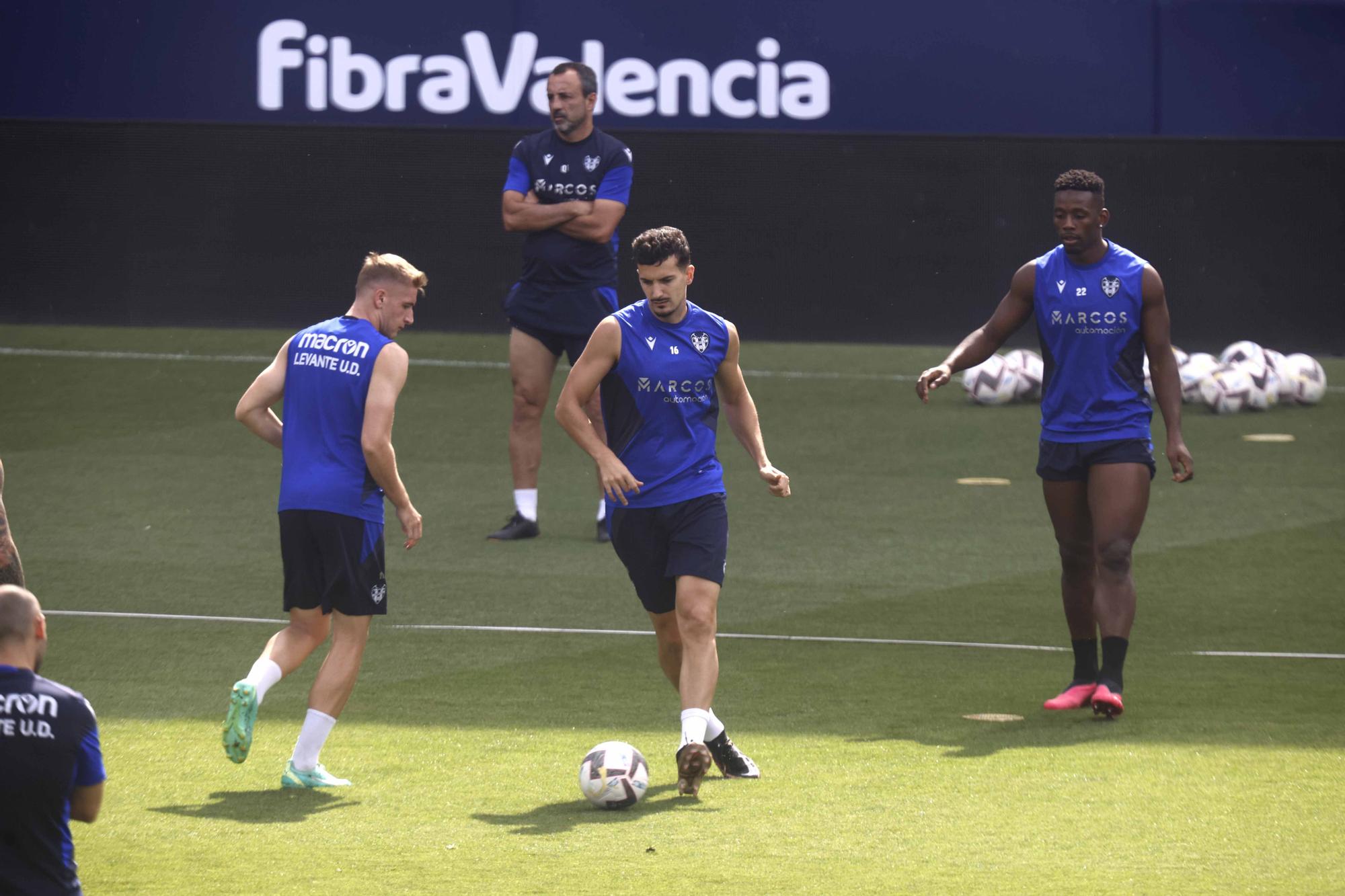 Entrenamiento previo por el ascenso del Levante UD