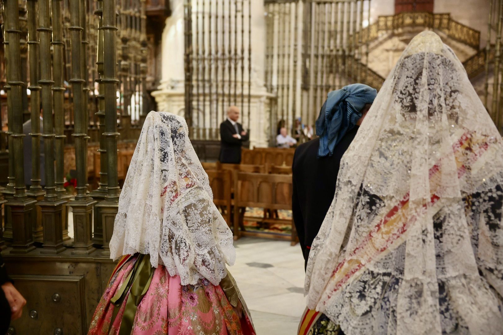 Los Sampedros de Burgos, una visita como una catedral para Laura, Paula y la corte mayor