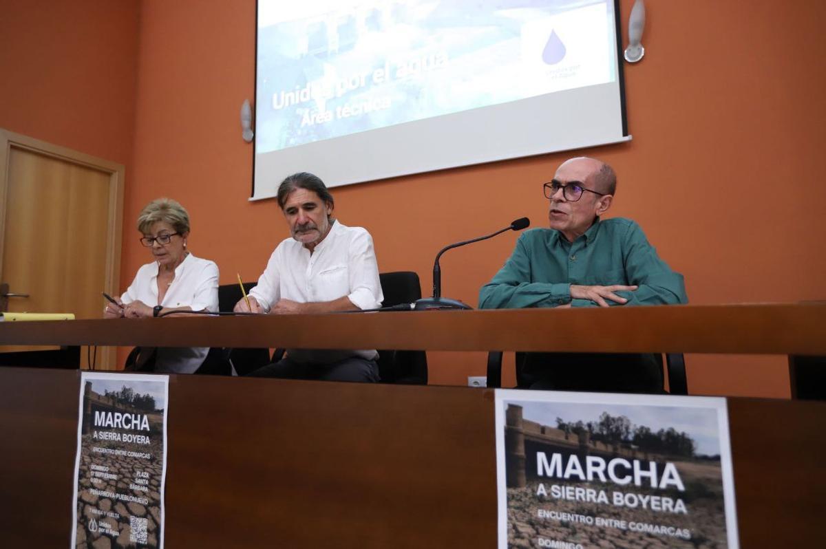 Daría Romero, Miguel Aparicio y el periodista José Luis Blasco.