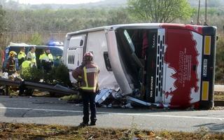 El cinturón salva vidas en el autocar, pero pocos pasajeros se lo abrochan