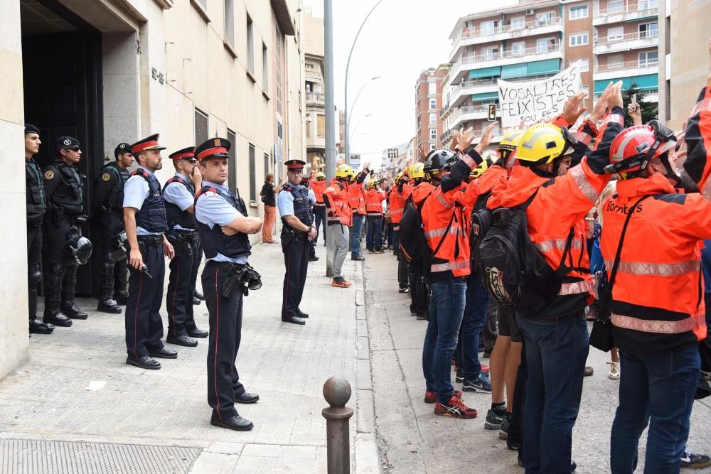 Multitudinària manifestació contra la violència a Manresa